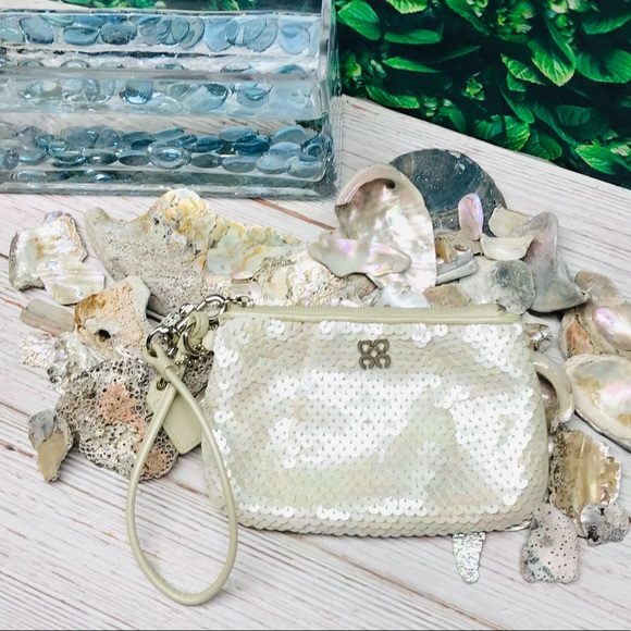 Coach Audrey RARE! LIMITED Edition Iridescent Wristlet. GORGEOUS! - Picture 1 of 7